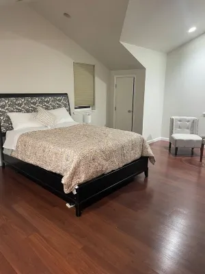 Stunning Home in Kent Hotels near Turnkey Park