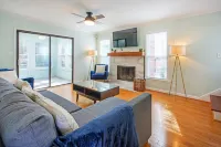 Pet-friendly, freshly renovated, 2 bd/2.5 bath townhome in Decatur!