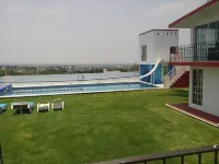 Casa Pariso with the Great Alberca Oaxtepec Mor Hotels in Oaxtepec