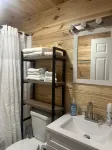 Bassmasters - Cozy 1-bedroom cabin with WiFi, AC in fabulous Stevenson