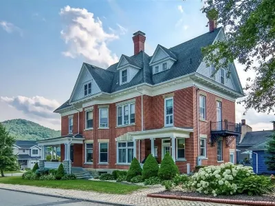 medical professional/short term rental Seneca Highland IU9 Early 주변 호텔