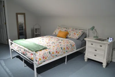 Charming studio in peaceful Long Beach with AC W J Quarles Elementary School附近的飯店