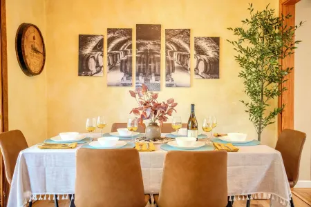 Pool Paradise in Wine Country!