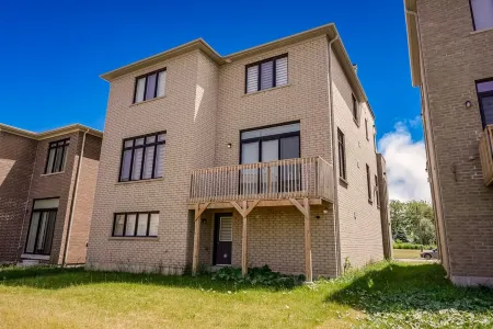 Skyline Serenity 4000+ SqFt of Luxury with Rooftop Terrace | Elevator &Lake View Отели рядом с достопримечательностью «Ганараска Форест»