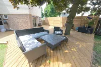 Spacious 4BR • Big Yard • Family, Business & Relocation-Friendly Hotels in Pickering