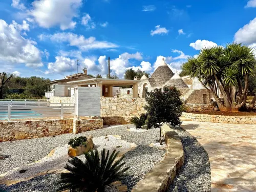 Trullo Quattro Carrini with pool near Ceglie Messapica