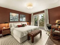 New 4BR Luxe Getaway Stunning Views/ Hot Tub/ Home Theater & Games- Pet Friendly 貝利住宿飯店