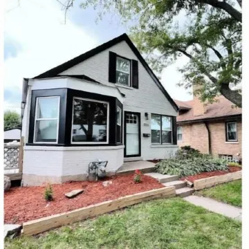 Cozy Home by O'Hare + EV Plug