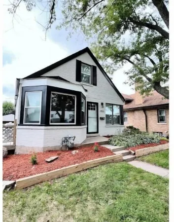 Cozy Home by O'Hare + EV Plug