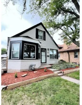 Cozy Home by O'Hare + EV Plug