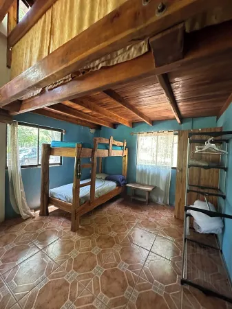Classic jungle cabin minutes from the beach surrounded by beautiful nature