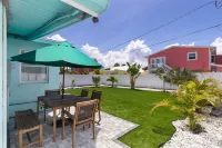 3 Min Walk to the Beach!!!!! Fenced in Back Yard.