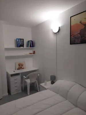 2-room apartment with small garden Hotel in zona Stade Olympique de Rosny