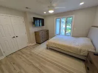 Spacious 7-bedroom property with guest house, Wifi, AC in lovely Cambridge