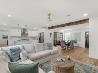 Charming 3-bedroom close to crystal clear natural springs in DeFuniak Springs FL Hotels in DeFuniak Springs