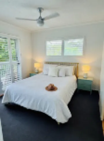 Family friendly, walking distance to beach and amenities