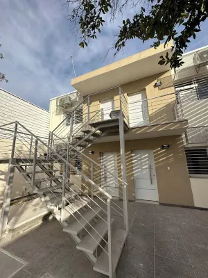 ¡Bienvenido a nuestros hermosos y nuevos apartamentos convenientemente ubicados! Các khách sạn ở 