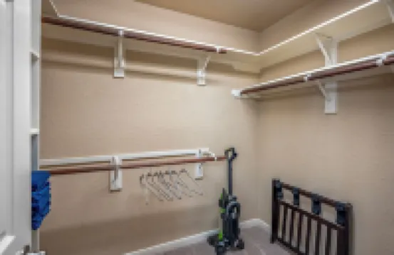 Woodlands Wonderland: Cozy 3-BRM Home