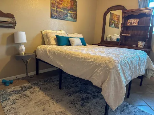 Centrally located older 4-bedroom house in lovely Yuma