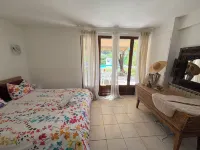 Villa with private garden and pool, parking, 5 min from beach and center
