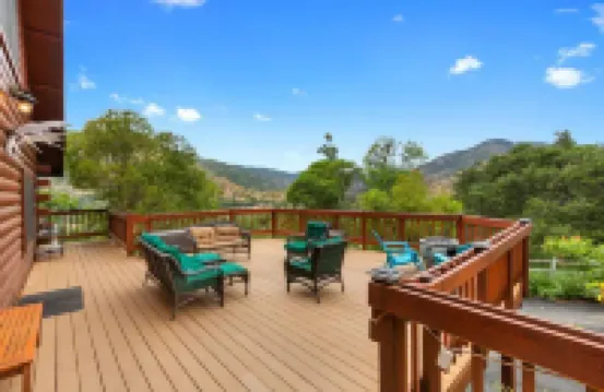 No Cleaning Fee ~ Awesome Views~8Beds~Near Restaurants & Sequoia Park
