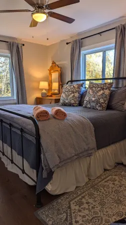 Ambleside in Boothbay Harbor Maine! Perfect for a Warm and Cozy Gardens Aglow!