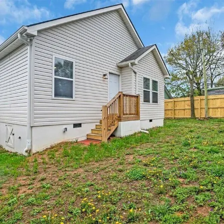Greer Urban Retreat 3-bedroom house near DT Greer!