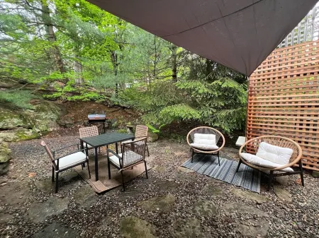 Boho Chic Private Home in the Heart of Westport CT Отели в г. Вестпорт