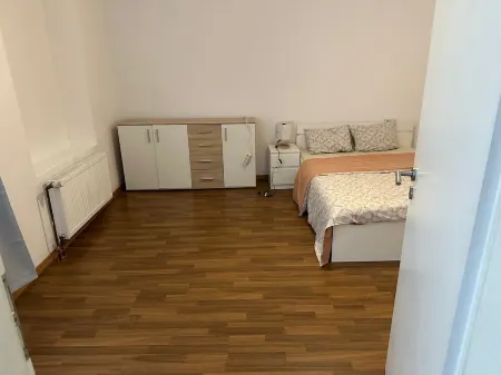 Schöne Renov. Whg MG Altstadt Отели рядом со станцией Mönchengladbach Hbf