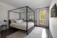 Modern Cabin in the Catskills Pet Friendly!
