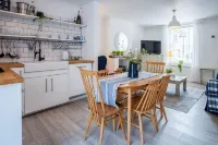 Norton Cottage - 3 Bedroom Cottage - Tenby - Tiny Houses