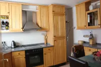 200 m vom Yachthafen Entfernt Ansprechendes 5 Zi. Ferienhaus mit 3 Schlafzimmern Hotels in Greifswald