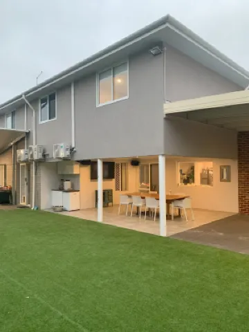 Modern spacious 2 story home ガラップ周辺のホテル