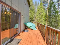 Arnold Getaway with lake access Hotel di Arnold