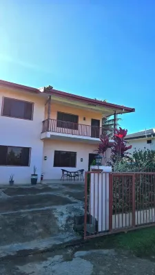 HASMATULLAH HOLIDAY APARTMENT 2-bedroom with WiFi & AC in delightful Sigatoka Hotels in Olosara