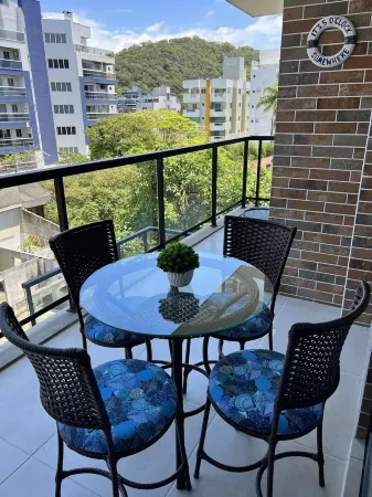 Lindo apto c/ar cond. perto da praia