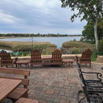 Direct Waterfront -Charming 3-BR house with AC, fitness room in Old Saybrook
