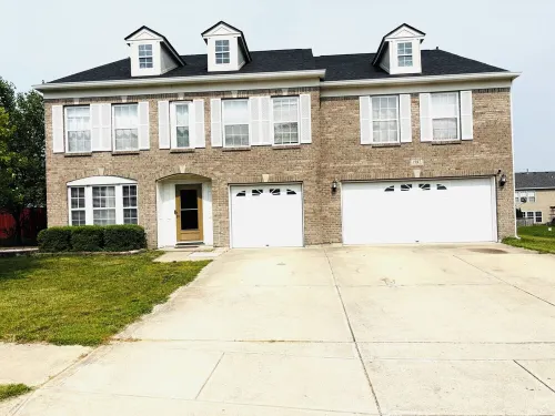 Spacious 5-bedroom house in beautiful Indianapolis with WiFi, AC