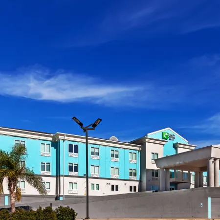 Holiday Inn Express & Suites PORT LAVACA by IHG