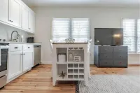 Fantastic studio in Leinkauf Historic District!