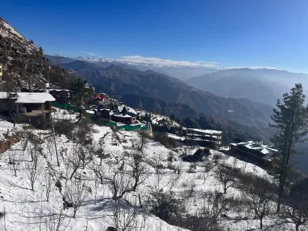 Mountain View Room | w King Sized Bed, Balcony, View, Food, T.V,