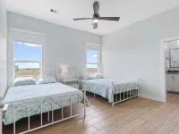 Unwind on the Bay- Fishing, Pool, Tennis, Basketball courts & Kids' Playground Hotels in Palacios