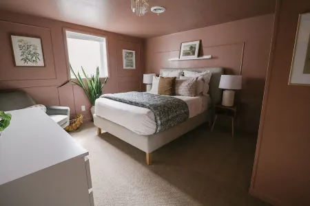 French Cottage Inspired Basement Apartment 15 From Downtown Boise