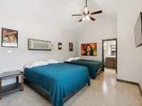 Stunning 6 Bedroom vacation home with pool & hot tub 5 minutes from Frio River! Hotels in Concan