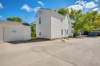 Walk to Dtwn Warrensburg Cozy Family Home!
