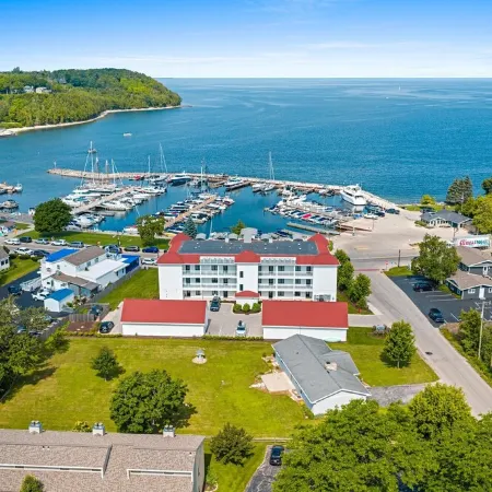 101 | Luxury | Downtown Sister Bay
