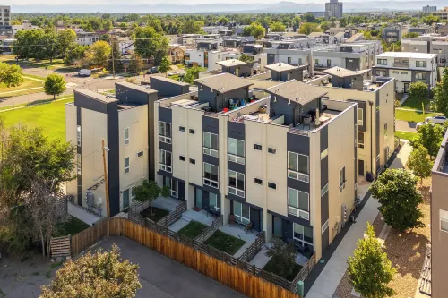 Rooftop Deck and Hot Tub Walkable Denver Townhome - Condos