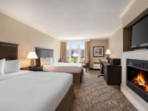 Ramada by Wyndham Cornwall Hoteles en Cornwall