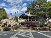 Walk to Wintergreen. Hot Tub. Hiking off Property. Cozy 4 BR home.