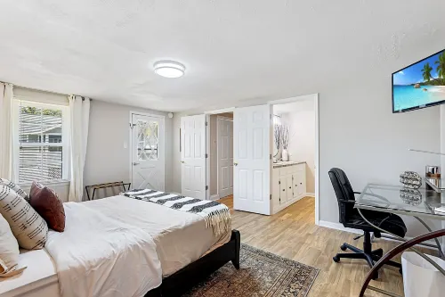 Firefly Hideaway Near Riverwalk Hotels in North Augusta